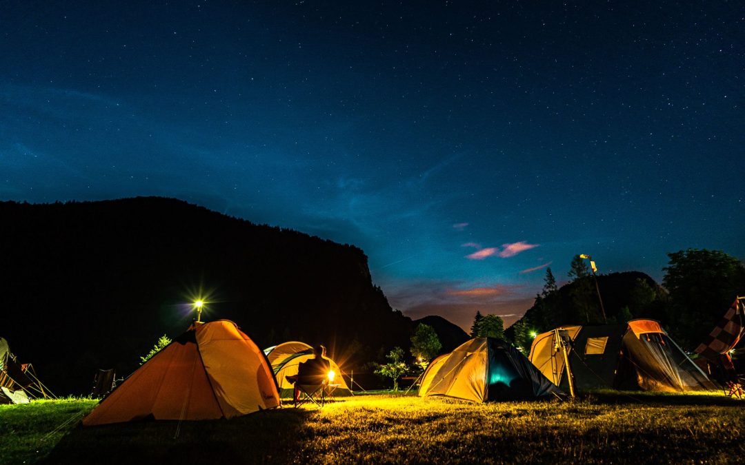 Glamping vs. Camping: What’s the Difference and Which is Right for You?
